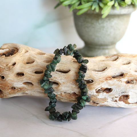 Emerald Chip Bracelet - Love, Heart Chakra